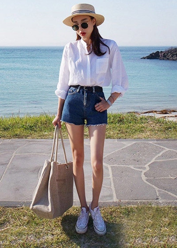 白衬衫+短裙 穿出韩国女神范
