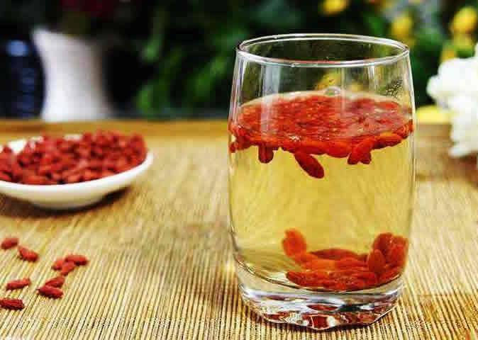 枸杞子泡水喝的神奇功效 提高机体免疫力