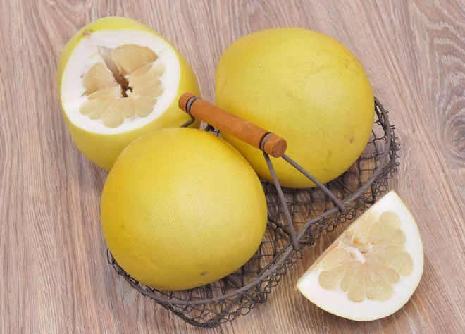 柚子的功效与作用！柚子还具有健胃、润肺、补血、清肠、利便等功效