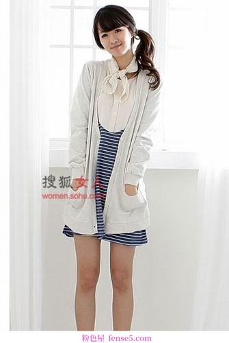 礼服和裙子的流行组合