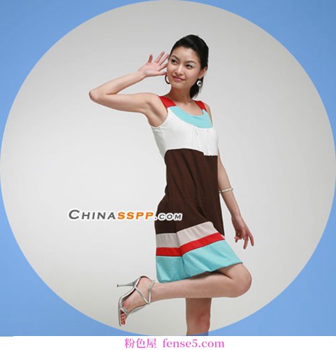 简单大方的夏装