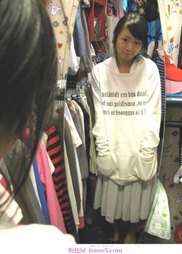普通女生真枪实弹摔倒